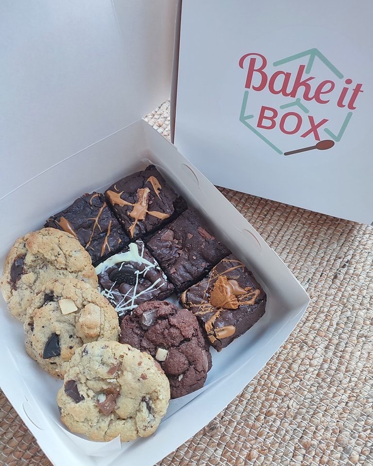 Mix cookie and brownie box with box in branded background